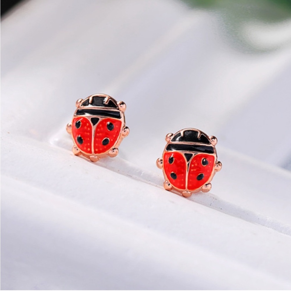 ✨HP✨ Cute Ladybug Dainty Minimalist Stud Post Earrings